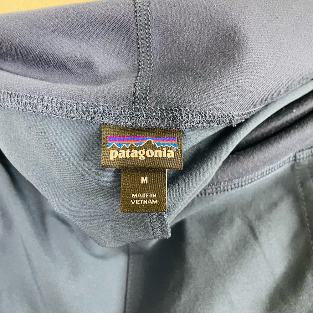 Patagonia Blue Stretchy Casual Outdoor Athletic Zip Pocket Shorts | Medium - Picture 4 of 7
